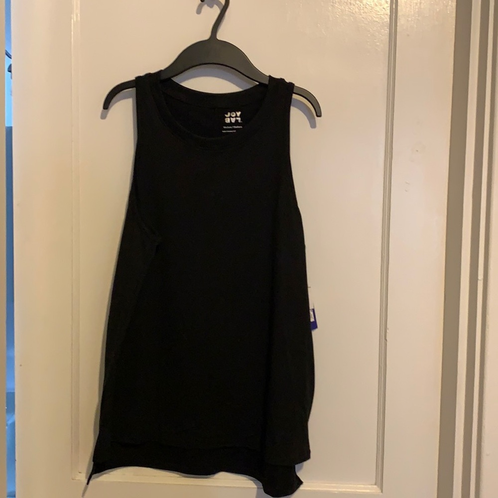 Black tee cut off sleeves